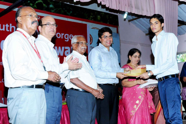 Jacob-sir-conferring-Excellence-Award