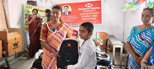 donation-of-50-school-bags-kolkata-1