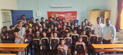 donation-of-54-school-bags-mumbai-2
