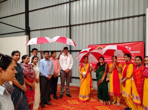 donation-of-680-umbrellas-2