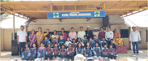 donation-of-75-school-bags-in-pune-2