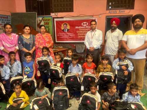 school-bags-to-underprivileged-students-at-government-primary-schools-in-gurdaspur-punjab-2